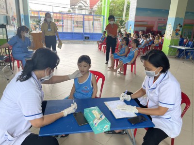 Khám sức khỏe trẻ