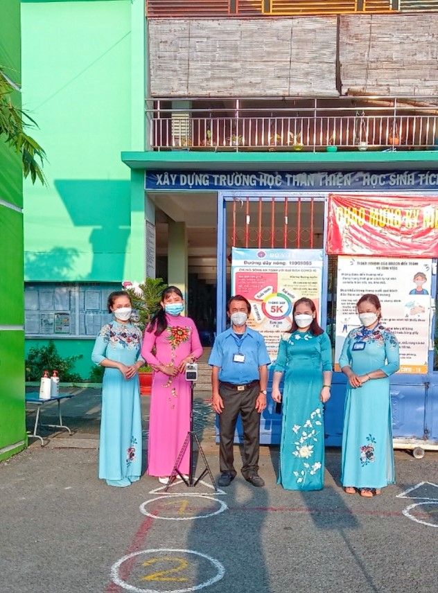 Hưởng ứng tuần lễ áo dài