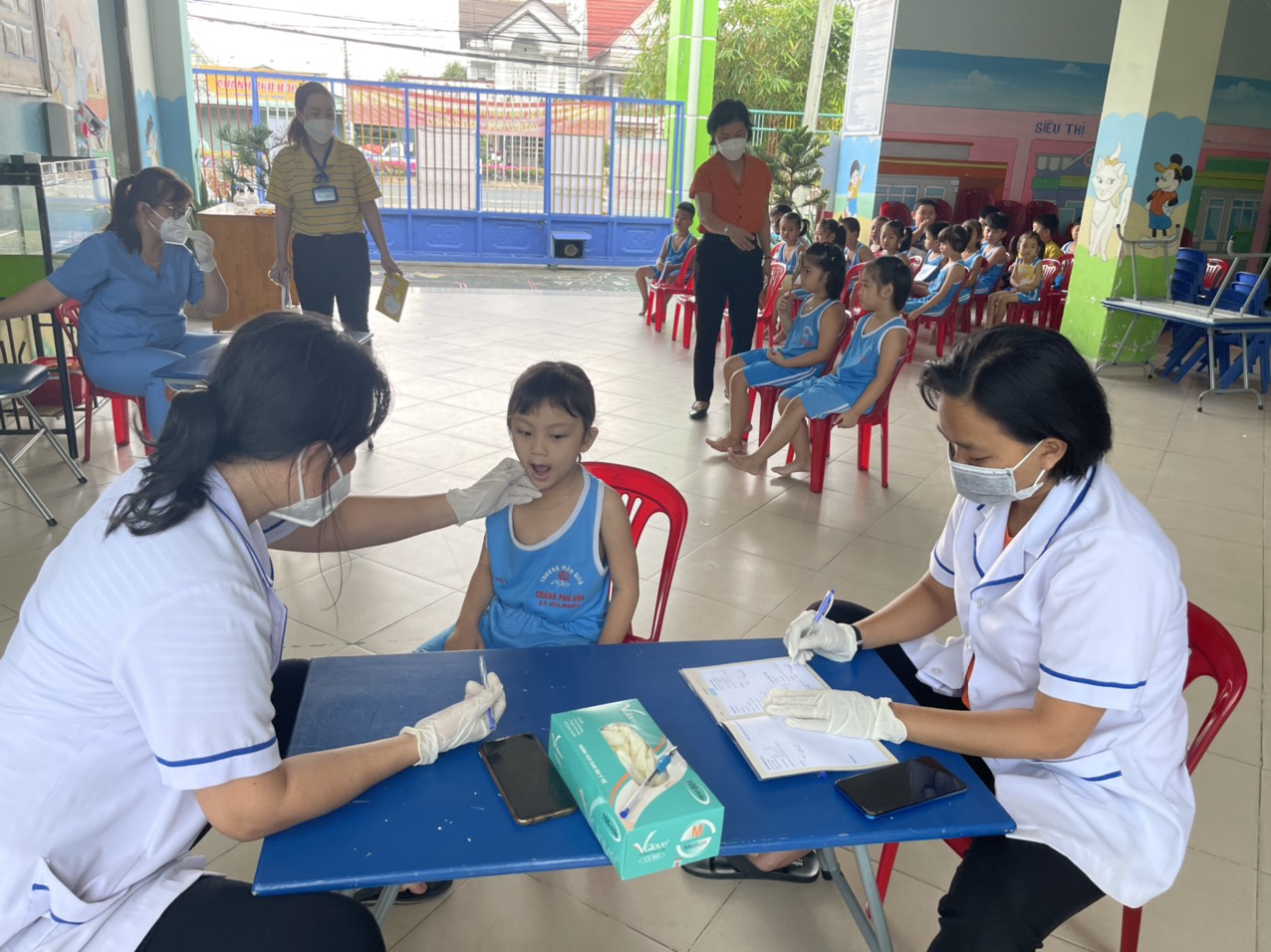 Khám sức khỏe trẻ