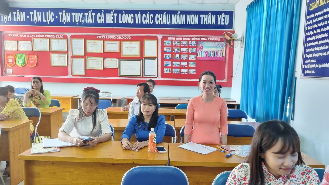 Y KIEN TỔ LÁ