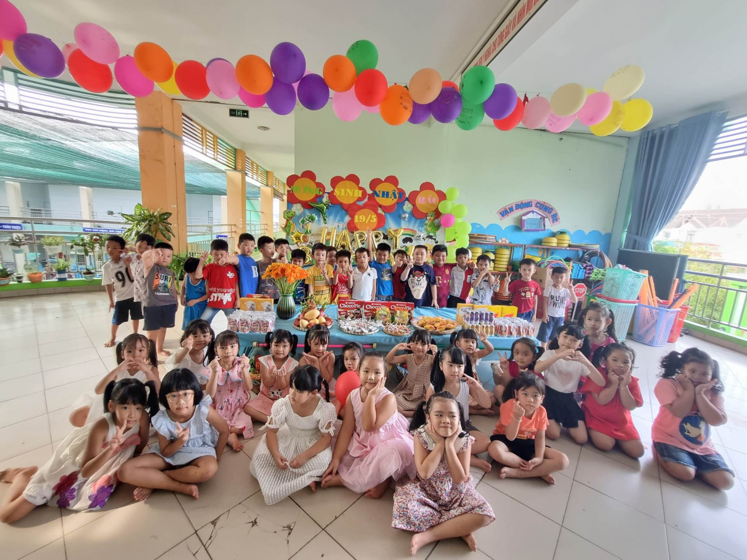 TRƯỜNG MẦM NON CHÁNH PHÚ HÒA TỔ CHỨC TỌA ĐÀM CHÀO MỪNG SINH NHẬT BÁC 19/05/1890 - 19/05/2023 KẾT HỢP TỔ CHỨC SINH NHẬT CÁC BÉ SINH TRONG THÁNG 5, 6, 7 VÀ LIÊN HOAN CUỐI NĂM HỌC 2022 - 2023 CHO TRẺ