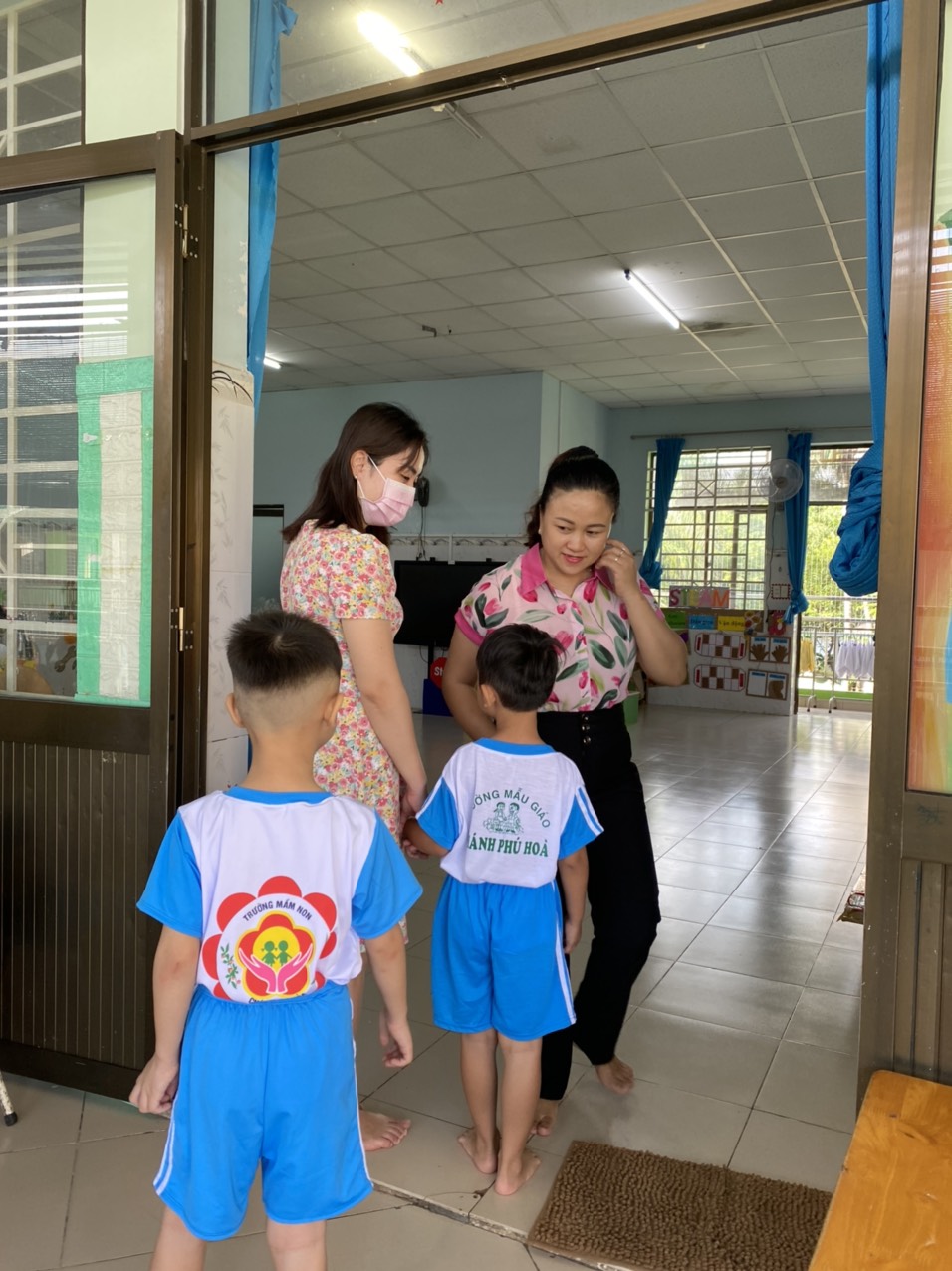 LỚP LÁ 2