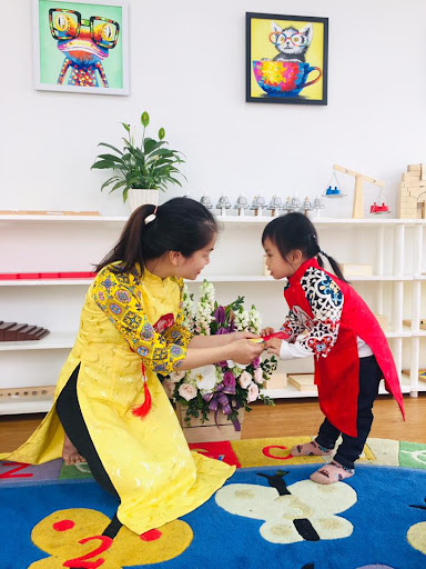 DẠY TRẺ KỸ NĂNG LỄ PHÉP TRONG NGÀY TẾT